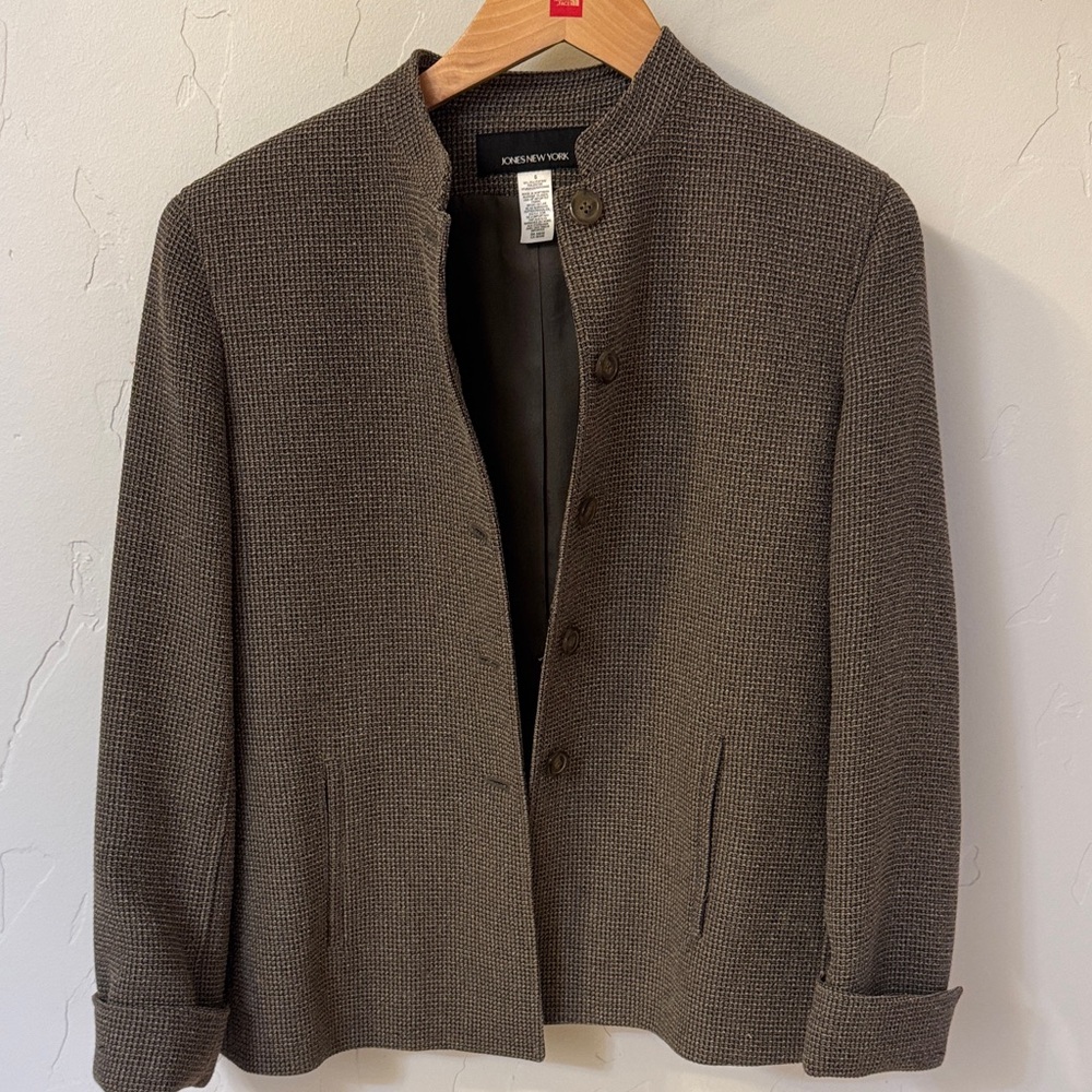 Jones New York Brown Textured Sleeve